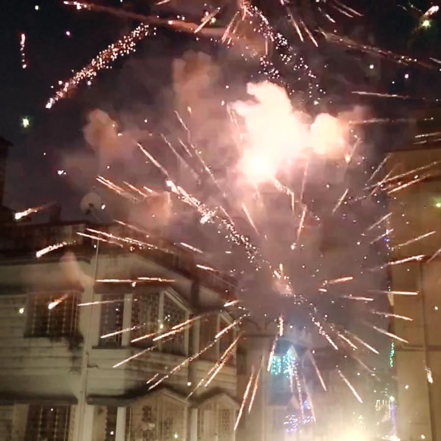 Diwali night in Kolkata witnessed a failure of firecracker ban, claims environmentalists dgtl