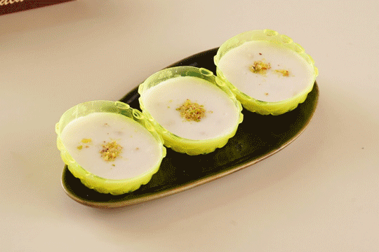 সীতাফল সন্দেশ, কাজু আঞ্জির বোট, কাজু আনারকলি, কেশরচমচম, জলভরা  সন্দেশ।