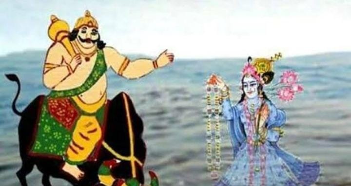 তবে যম-যমুনার এই কাহিনির একাধিক ভিন্নমতও পাওয়া যায়। বেদ, পুরাণের একাধিক ক্ষেত্রে যম-যমী তথা যমুনাকে প্রথম পুরুষ ও নারী হিসাবে ব্যাখ্যা করে হয়েছে। এমনকি বলা হয়, তাঁরা ভাই-বোনও নন।