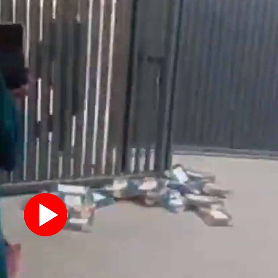 Video of employees throwing soan papdi packet got as Diwali gift outside office gate dgtl
