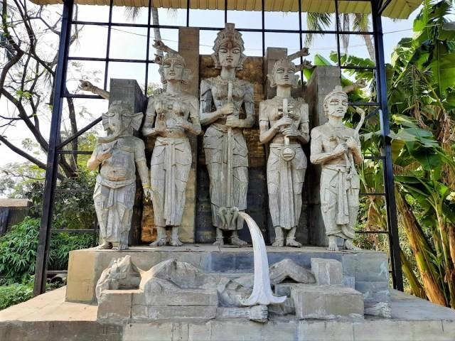 প্রতি দিন সকাল ৭টা থেকে ৯টা এবং বিকেল ৩টে থেকে সন্ধে ৬টা পর্যন্ত এই মিউজিয়াম খোলা থাকে।  (এই প্রতিবেদনটি ‘আনন্দ উৎসব’ ফিচারের একটি অংশ)।