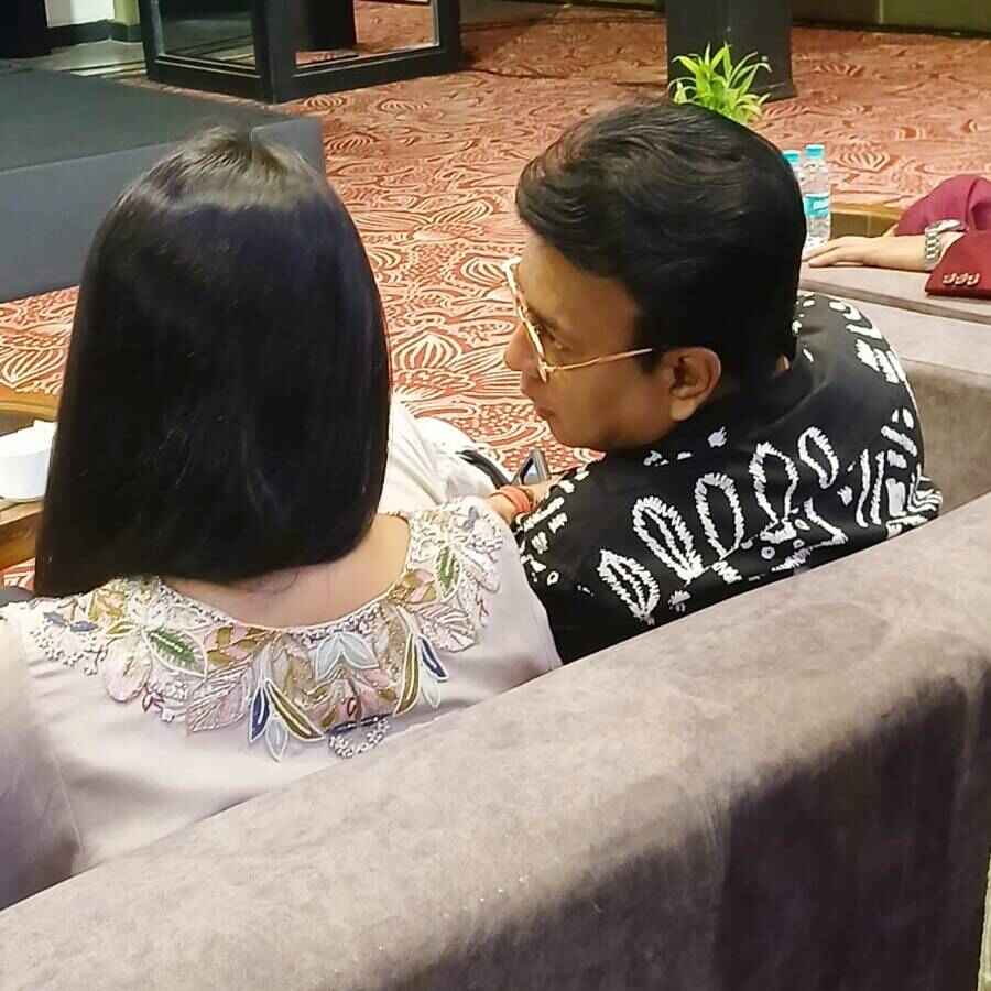 With whom heroine Rudranil Ghosh conversed whole time in a programme dgtl