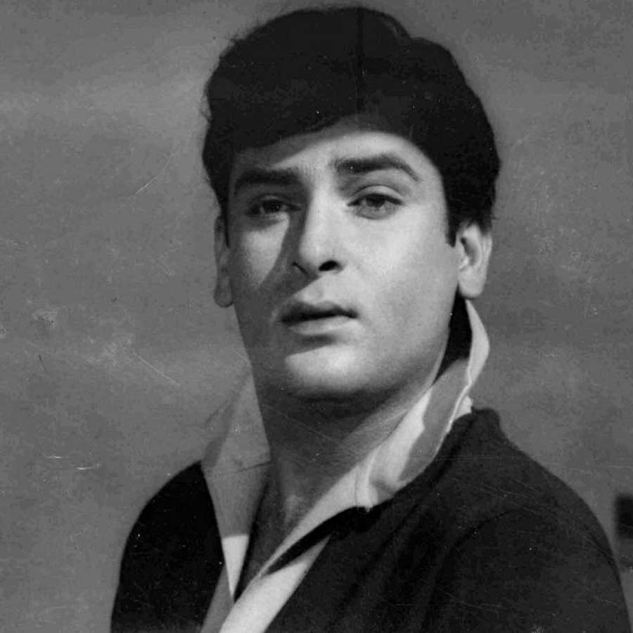 Bollywood Actor’s Life Changed After Meeting a Spiritual Leader, Once Smoked and Drank regularly