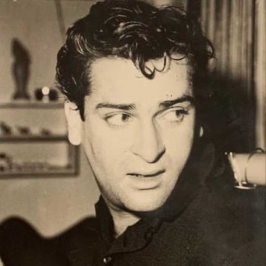 Bollywood Actor’s Life Changed After Meeting a Spiritual Leader, Once Smoked and Drank regularly