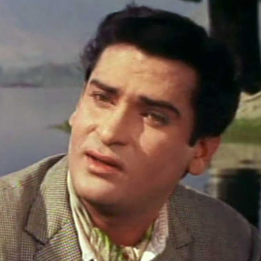 Bollywood Actor’s Life Changed After Meeting a Spiritual Leader, Once Smoked and Drank regularly