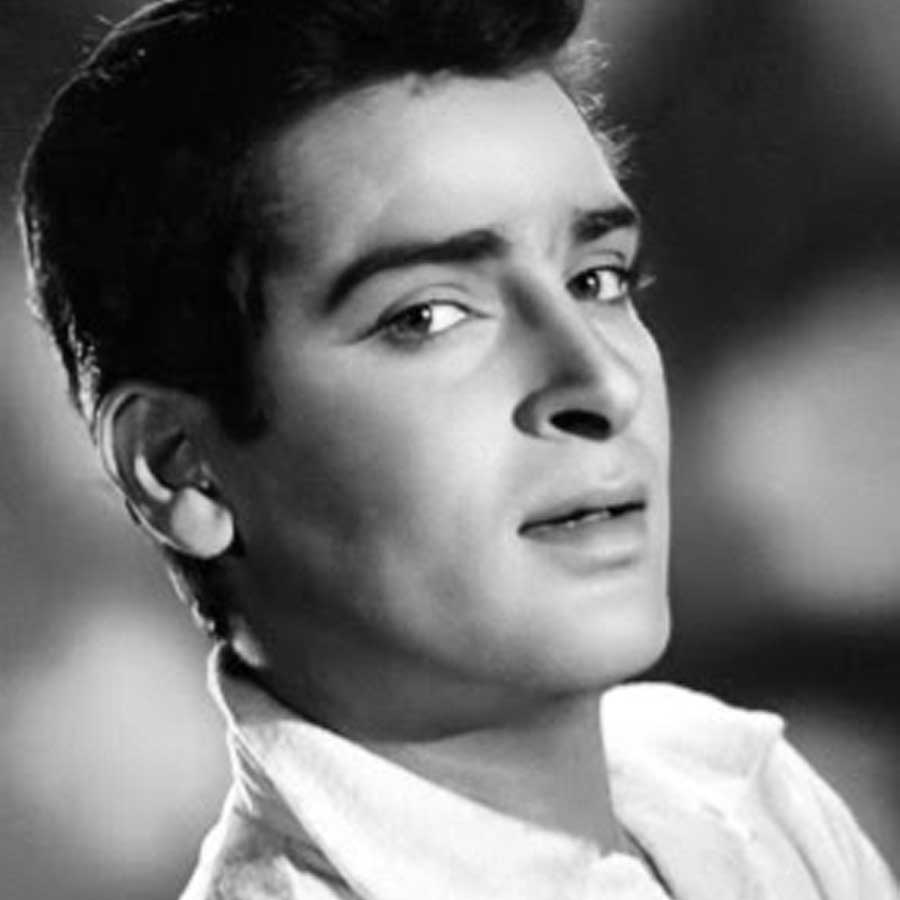 Bollywood Actor’s Life Changed After Meeting a Spiritual Leader, Once Smoked and Drank regularly