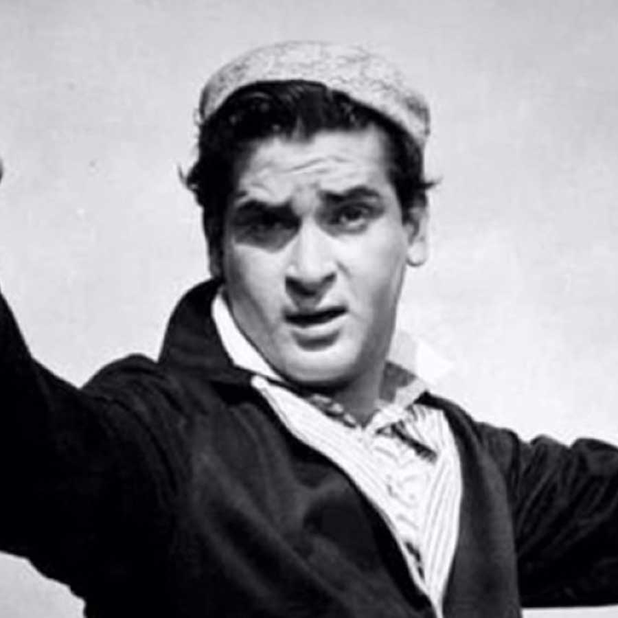 Bollywood Actor’s Life Changed After Meeting a Spiritual Leader, Once Smoked and Drank regularly