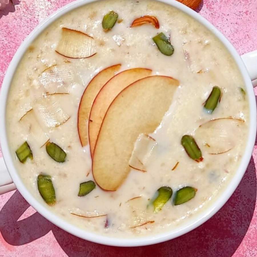 পুষ্টিবিদ বললেন, লো ফ্যাট দুধে আপেলের পায়েস বানিয়ে দিতে পারো।