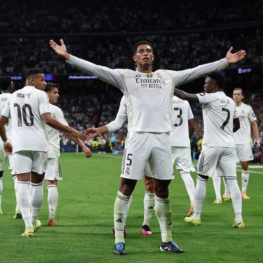 Fermín López's hat-trick leads Barca to victory