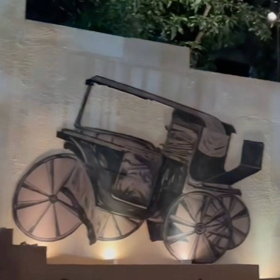 ১৯০৮ সালে বিহারের মজঃফরপুরে প্রেসিডেন্সি ম্যাজিস্ট্রেট ডগলাস কিংসফোর্ডকে হত্যার যে সাহসী প্রচেষ্টা করেছিলেন ক্ষুদিরাম, সেই ঘটনা আজও রোমাঞ্চ জাগায়। 