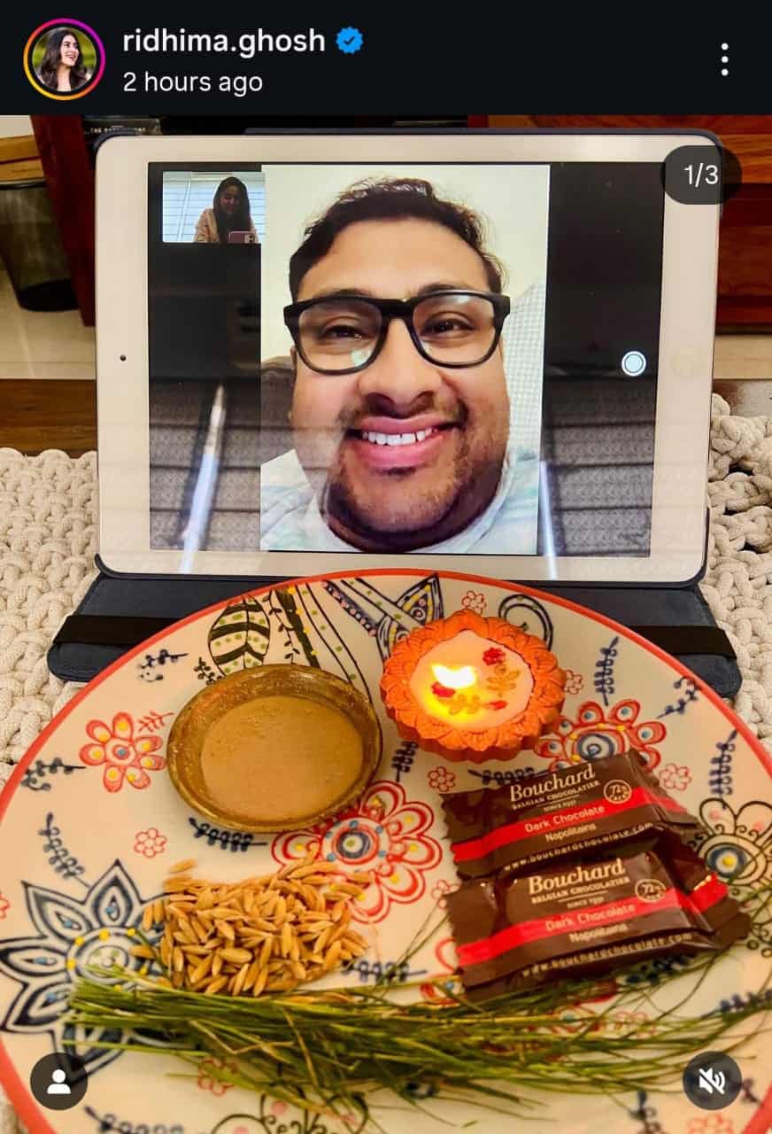 এ দিন তারই একটি ঝলক সমাজমাধ্যমে তুলে ধরেন অভিনেত্রী। যেখানে দেখা যাচ্ছে, ট্যাবের পর্দায় ভেসে উঠেছে প্রবাসী ভাইয়ের হাসি মুখ। 