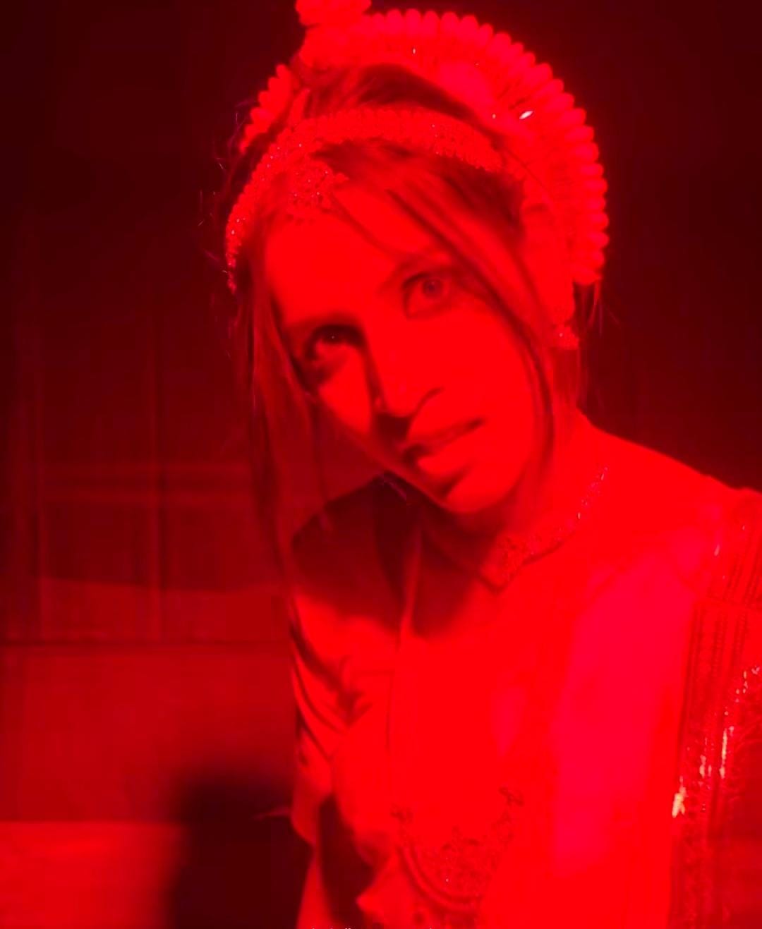 উৎসবের এই সময়ে এই পুজো যেন কলকাতার থিম-পুজোর মানদন্ড আরও কিছুটা বাড়িয়ে দিল। সোশ্যাল মিডিয়ার কনটেন্ট ক্রিয়েটরদের মতে, রোমাঞ্চকর অভিজ্ঞতার জন্য এই মণ্ডপটি এ বারের কালী পুজোয় অবশ্যই একবার ঘুরে আসা দরকার। (এই প্রতিবেদনটি ‘আনন্দ উৎসব’ ফিচারের একটি অংশ)।