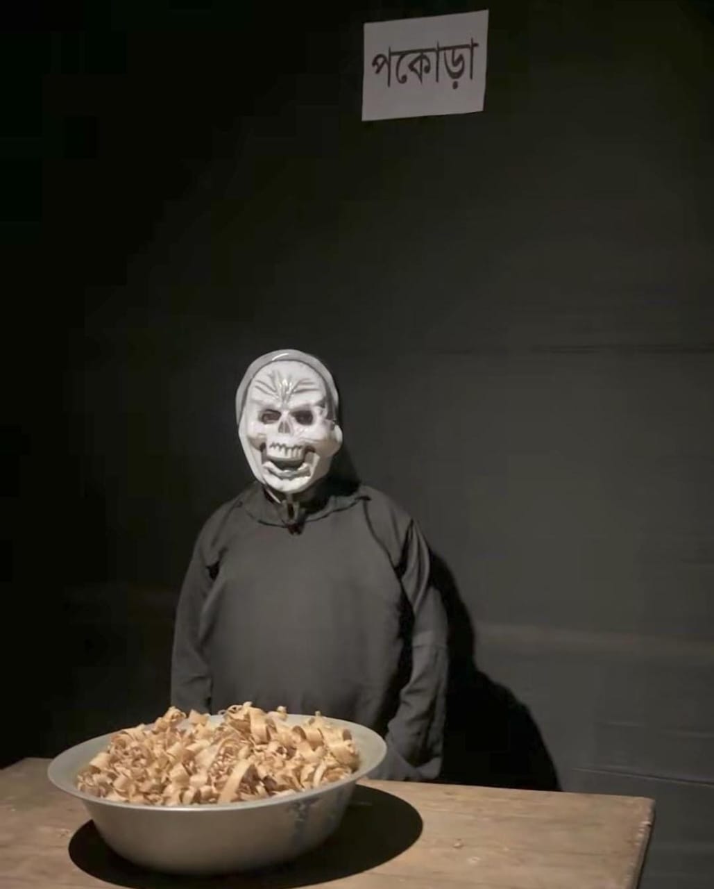 অর্থাৎ, উৎসবের রেশটা আরও কয়েকটা দিন উপভোগ করার সুযোগ মিলবে।