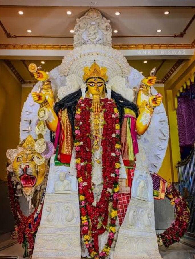 প্রায় ২৫০ বছরের বেশি সময় ধরে চলে আসছে এই আরাধনা।