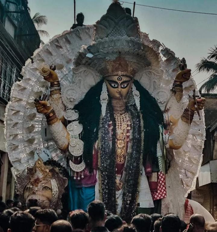 বুড়িমার পুজোয় দেবীর আগমন থেকে বিসর্জন সবেতেই রয়েছে এক অদ্ভুত ছন্দ ও মাধুর্য। যখন কৃষ্ণনগরের সকল প্রতিমার বিসর্জন শেষ হয়, তখন সব শেষে বিসর্জন হয় 'বুড়িমা'র। প্রথা মেনে দেবী কাঁধে চেপেই বিসর্জনের পথে যাত্রা করেন।