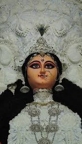 সার্কাস মাঠের প্রায় উল্টো দিকেই রয়েছে চারাবাগান বালক সংঘ সর্বজনীন। 