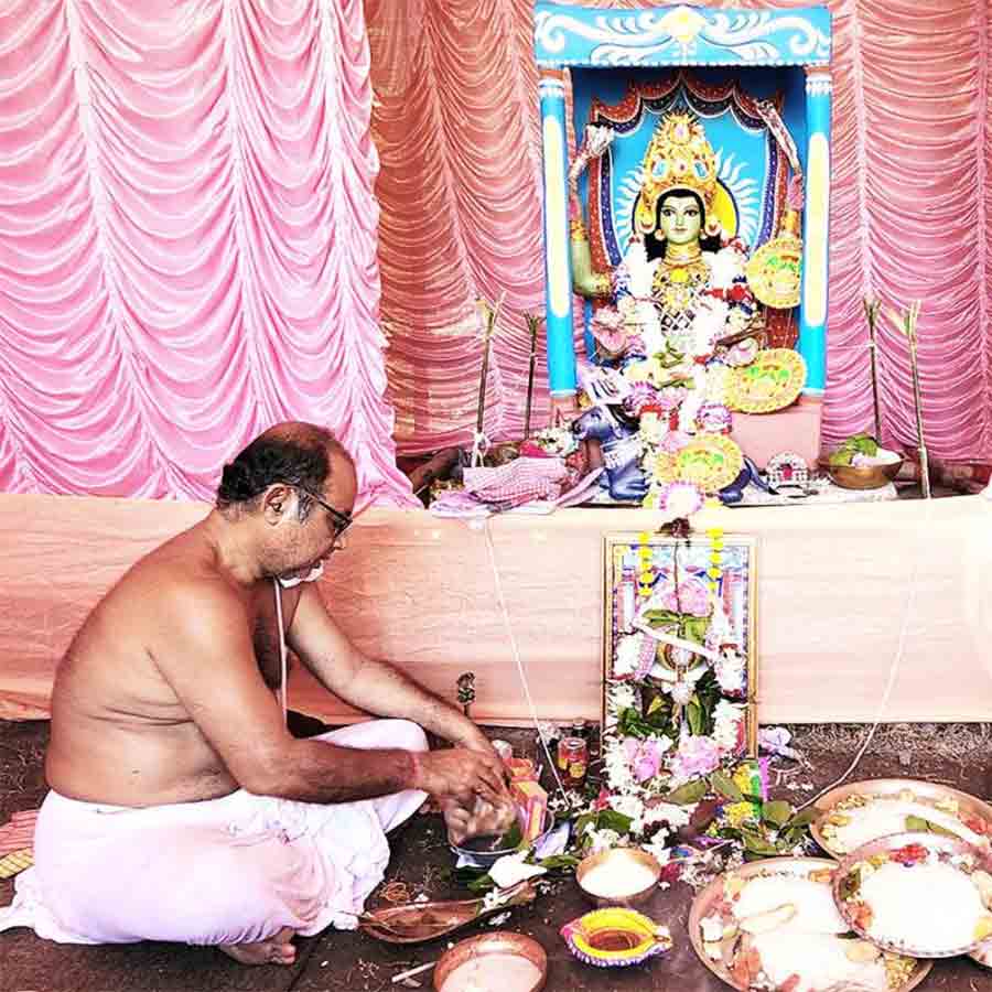 Unique bhatridwitiya ritual at Arambagh where Chitragupta the divine record-keeper in Hindu Mythology gets bhaiphota