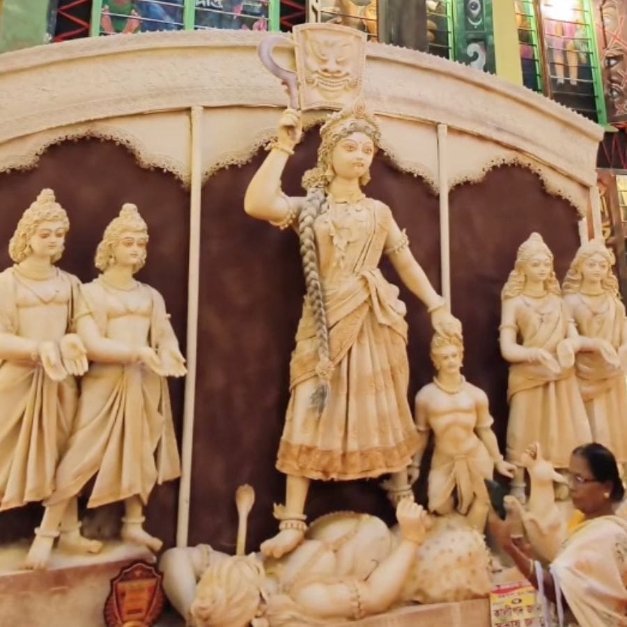 এই বছর এই সংঘ পা দিয়েছিল তাদের ৫৭তম বর্ষে। এত বছরের পথ চলায় প্রতি বছরই নতুন বার্তা নিয়ে আসে শতদল।