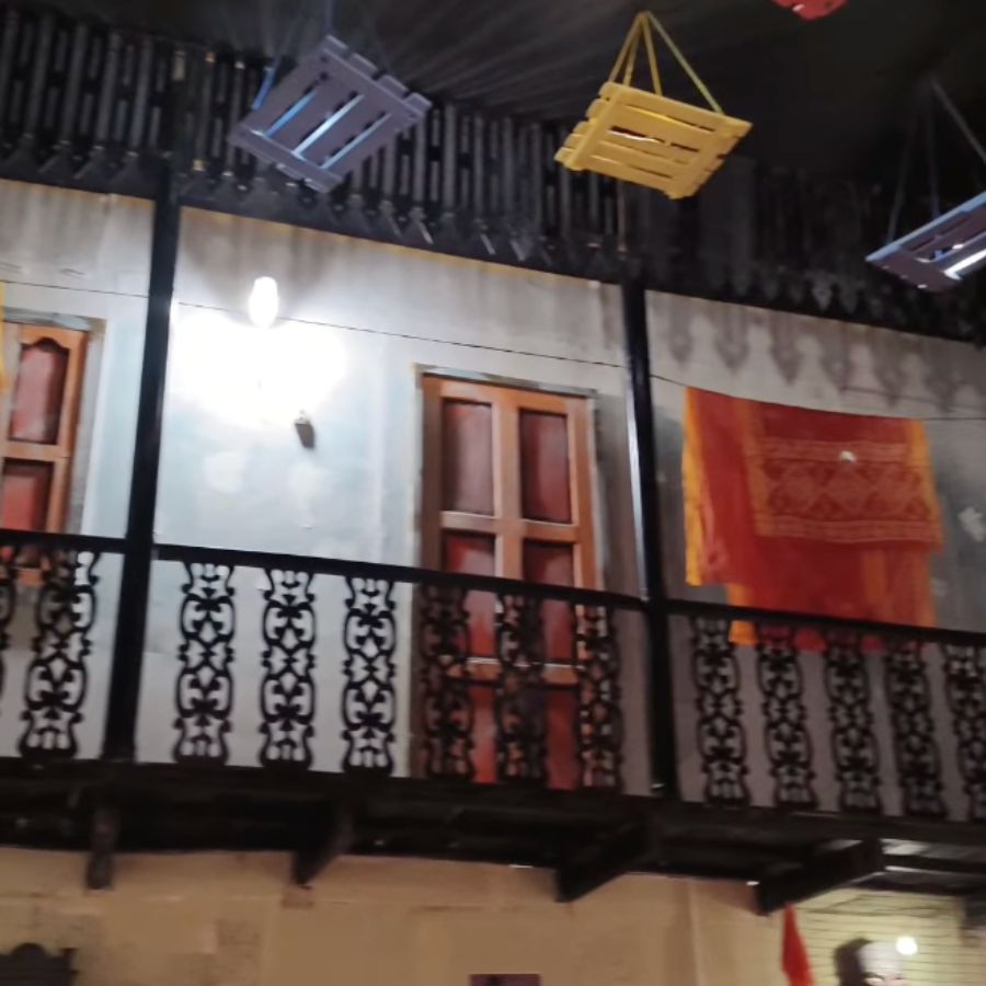 শুধু মাত্র প্রতিমা বা মণ্ডপের জৌলুসে নয়, শতদল সংঘের কালীপুজোর বিখ্যাত মেলাটিও দর্শনার্থীদের কাছে এক বিরাট আকর্ষণ। 