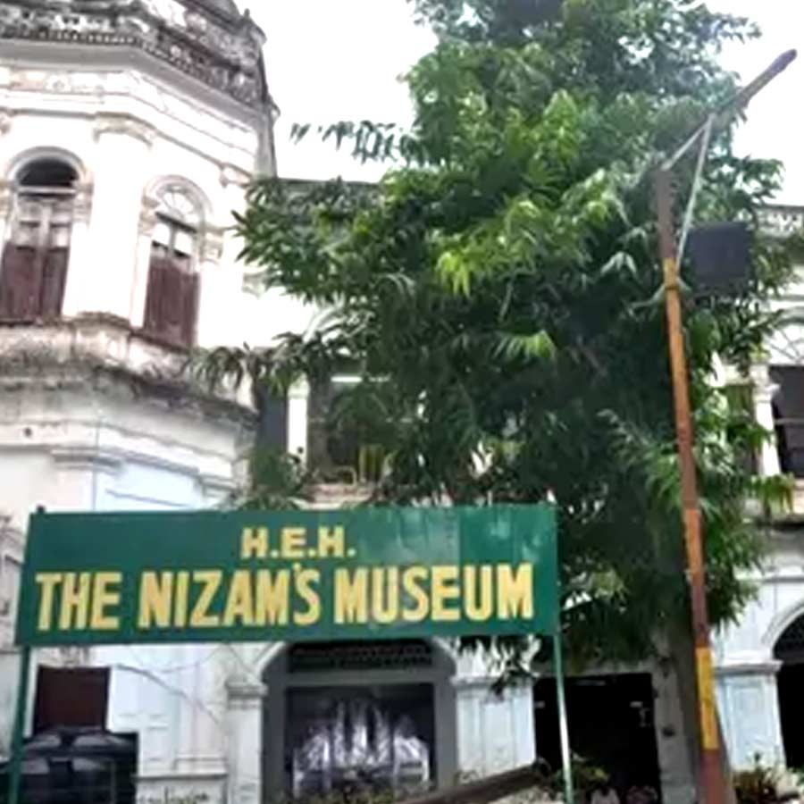 Two thieves once stole 300 crore golden tiffin box of Hyderabad Nizam just to have Biriyani in it