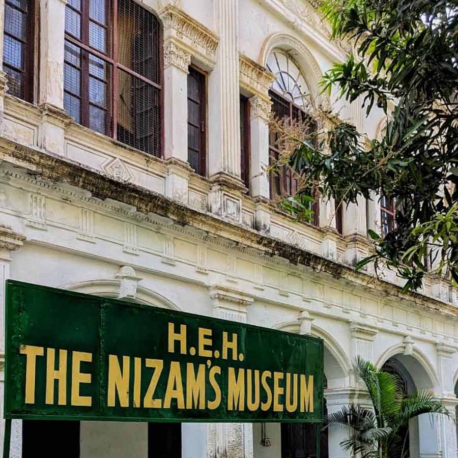 Two thieves once stole 300 crore golden tiffin box of Hyderabad Nizam just to have Biriyani in it