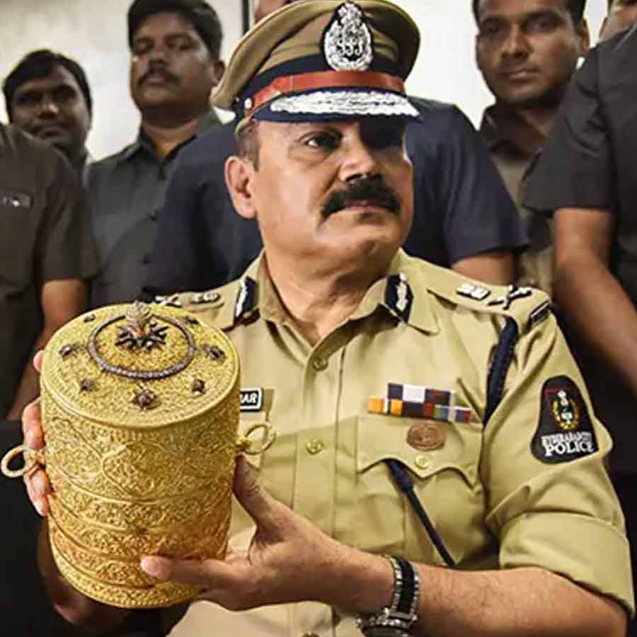 Two thieves once stole 300 crore golden tiffin box of Hyderabad Nizam just to have Biriyani in it