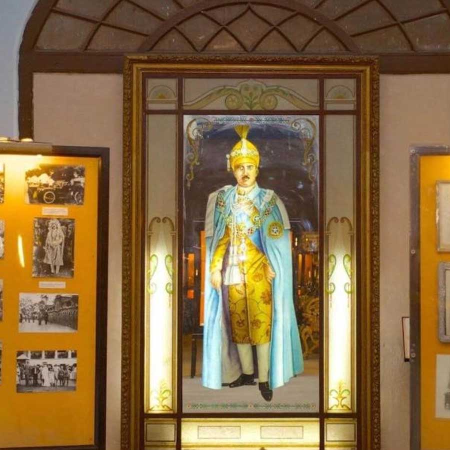 Two thieves once stole 300 crore golden tiffin box of Hyderabad Nizam just to have Biriyani in it