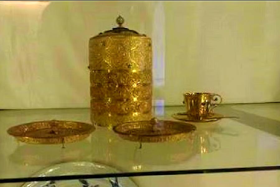 Two thieves once stole 300 crore golden tiffin box of Hyderabad Nizam just to have Biriyani in it