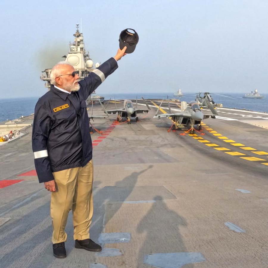 Indian Navy especially INS Vikrant became nightmare for Pakistan due to vulnerable coastline of Islamabad, here are details 