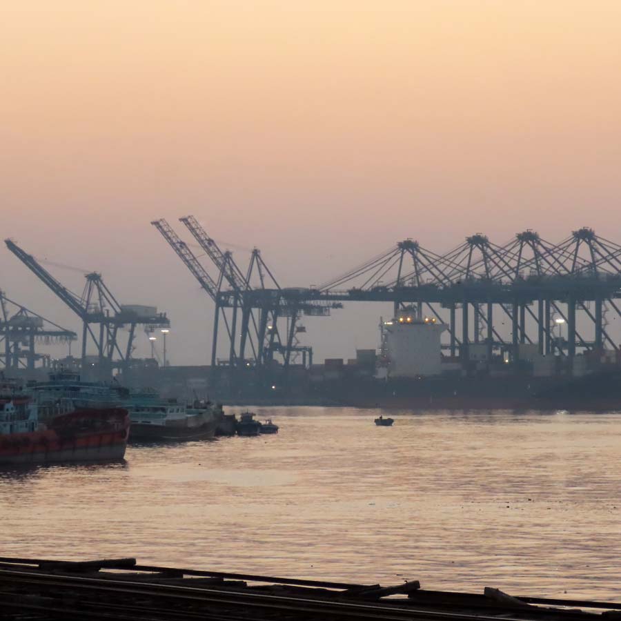 Indian Navy especially INS Vikrant became nightmare for Pakistan due to vulnerable coastline of Islamabad, here are details 