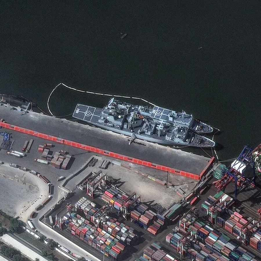 Indian Navy especially INS Vikrant became nightmare for Pakistan due to vulnerable coastline of Islamabad, here are details 