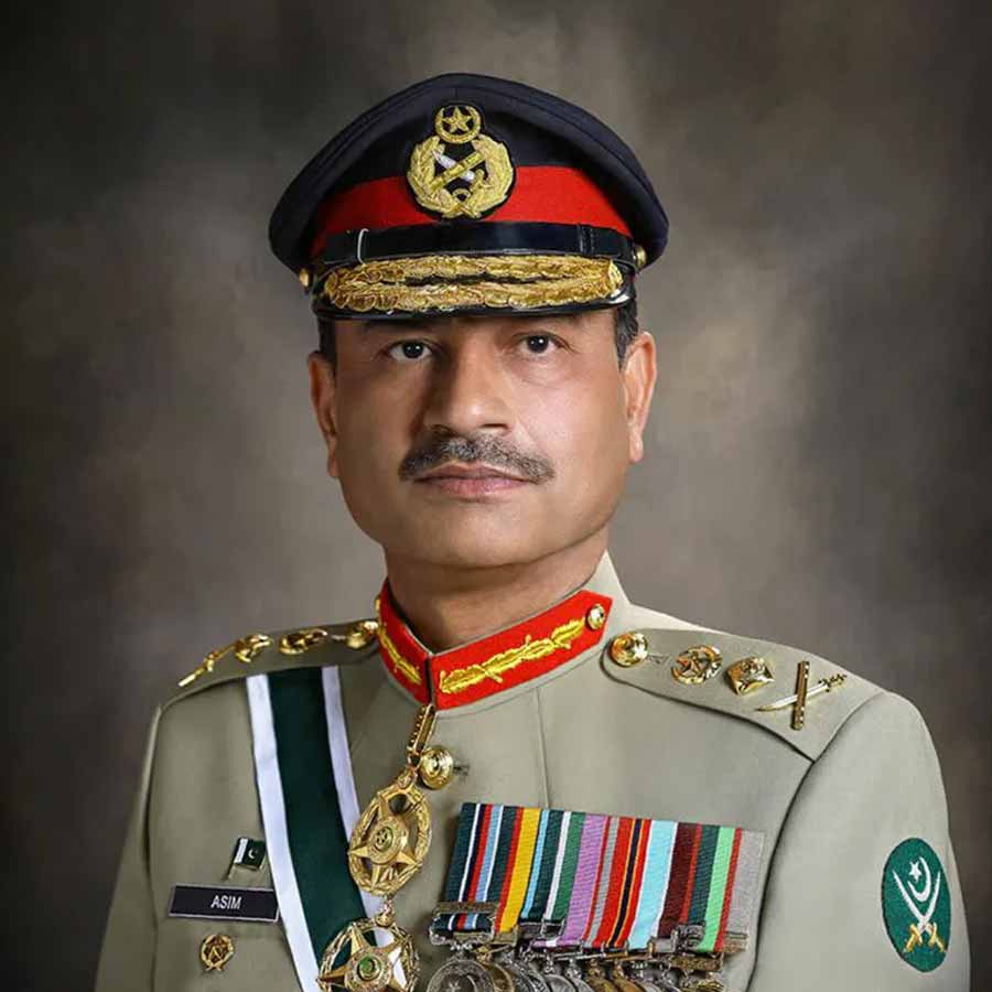 Indian Navy especially INS Vikrant became nightmare for Pakistan due to vulnerable coastline of Islamabad, here are details 