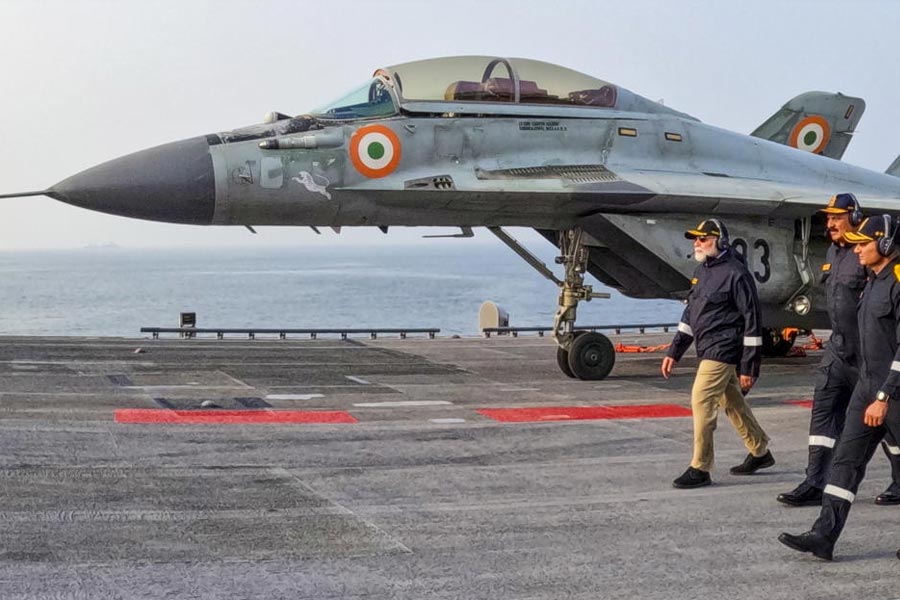 Indian Navy especially INS Vikrant became nightmare for Pakistan due to vulnerable coastline of Islamabad, here are details 