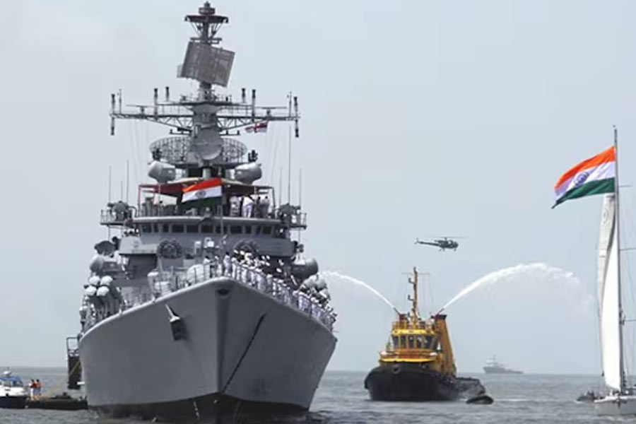 Indian Navy especially INS Vikrant became nightmare for Pakistan due to vulnerable coastline of Islamabad, here are details 