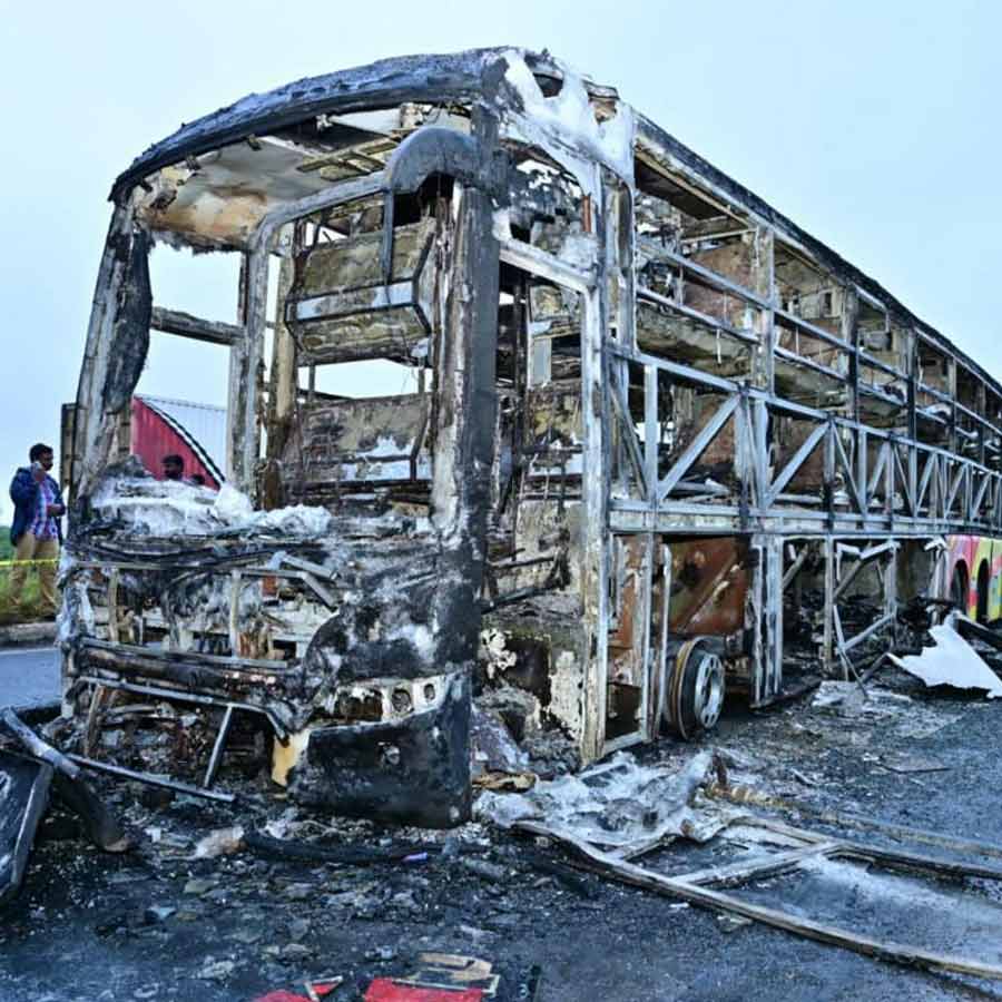 234 smartphones inside the bus intensified the fire after all blasted together dgtl