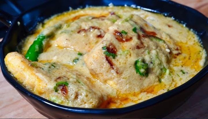 ঝোল গা মাখা হয়ে এলে নামিয়ে নিন। গরম ভাতের সঙ্গে এই পদটি পরিবেশন করুন। (এই প্রতিবেদনটি ‘আনন্দ উৎসব’ ফিচারের একটি অংশ।)