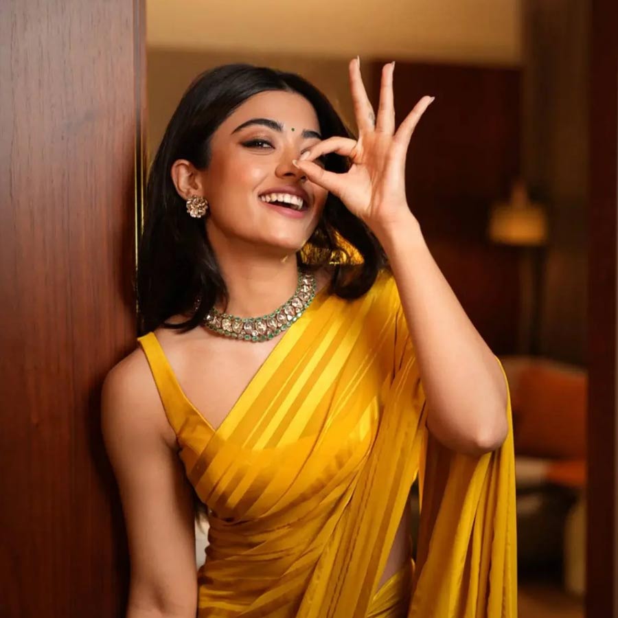 Rashmika Mandanna Refuses To Remove Mask, fans wonder about the reason dgtl