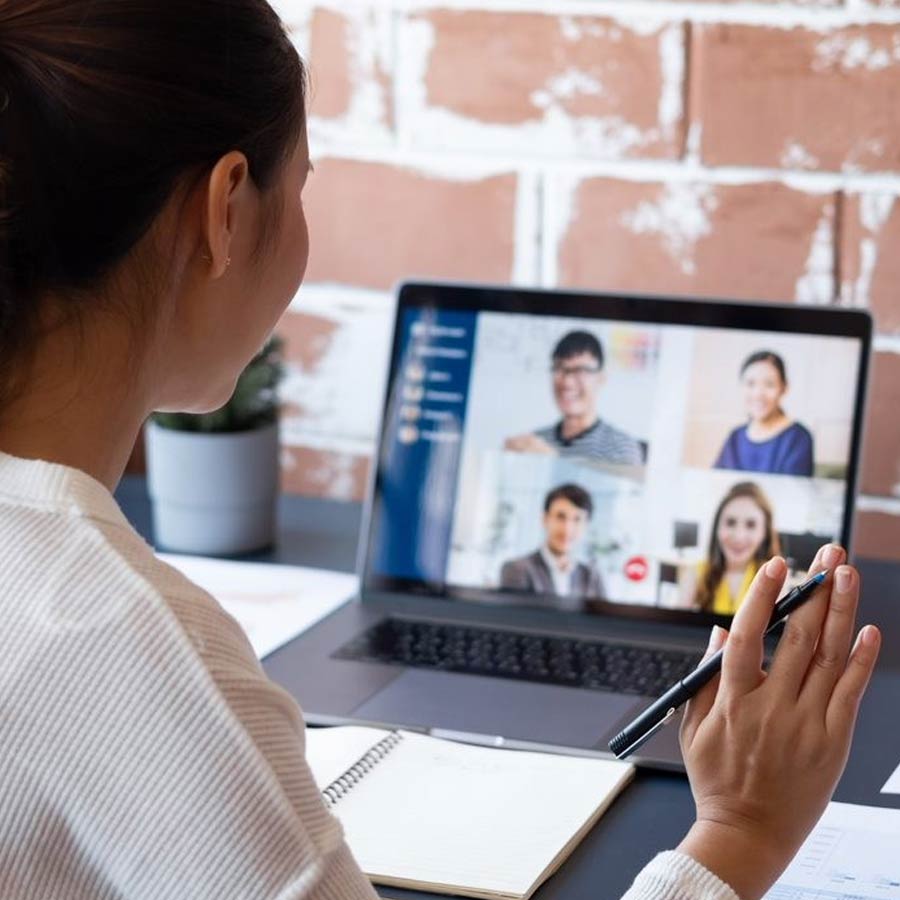 USA alleges of sex warfare for stealing tech secrets with the help of female spies against China and Russia 