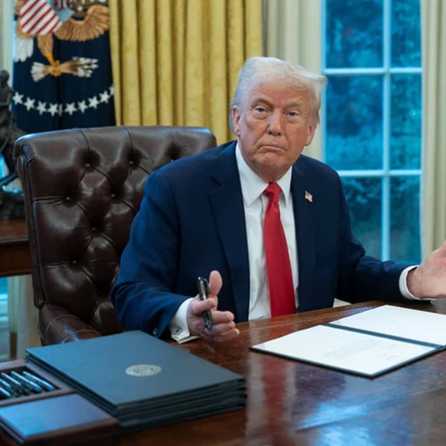 USA alleges of sex warfare for stealing tech secrets with the help of female spies against China and Russia 