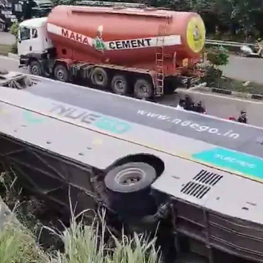 Several injured as bus overturns in Telangana