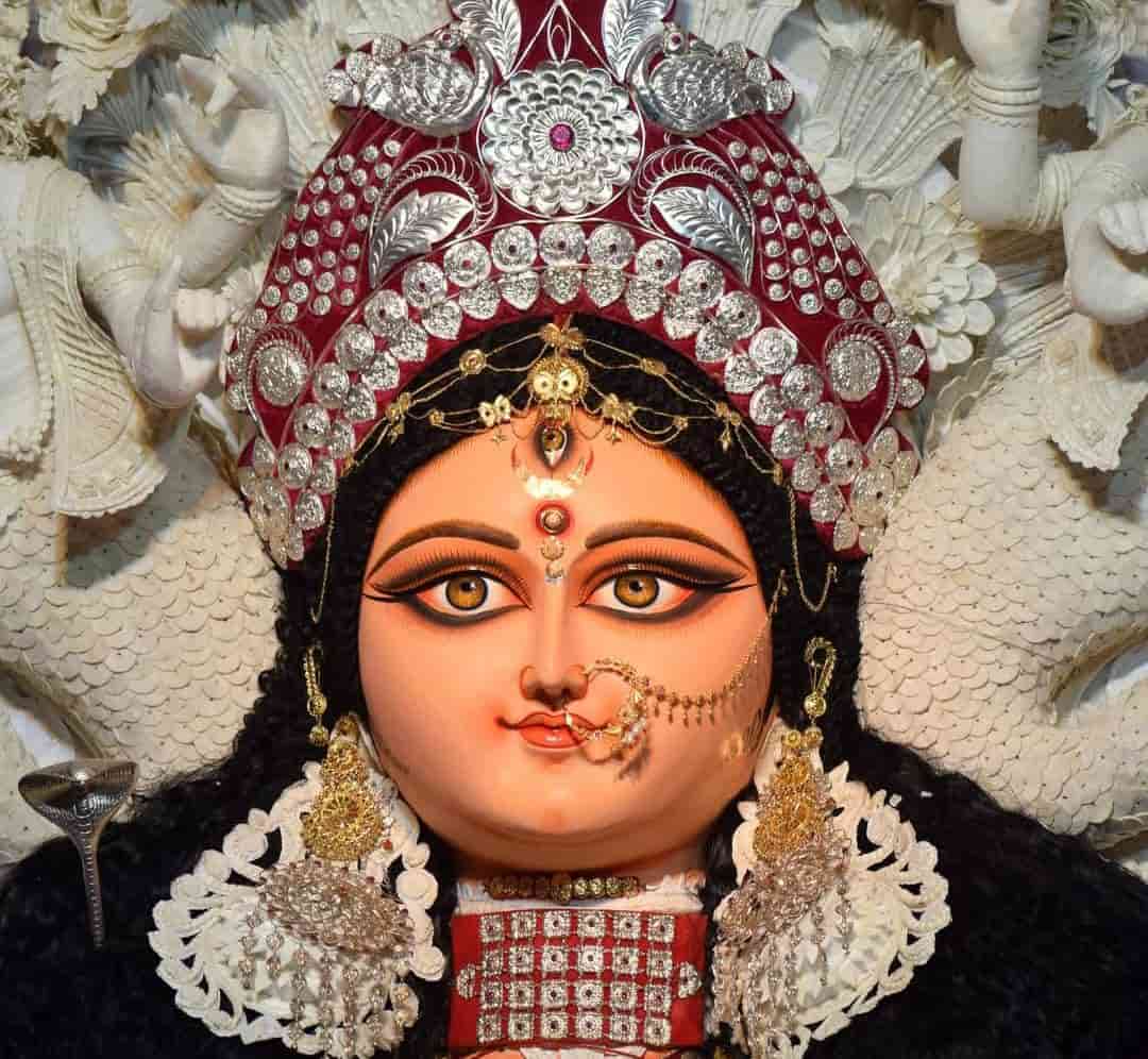  স্বপ্নাদেশ পাওয়ার পরই দেবী জগদ্ধাত্রীর সঙ্গে মা শীতলার পুজো শুরু হয়েছিল। 