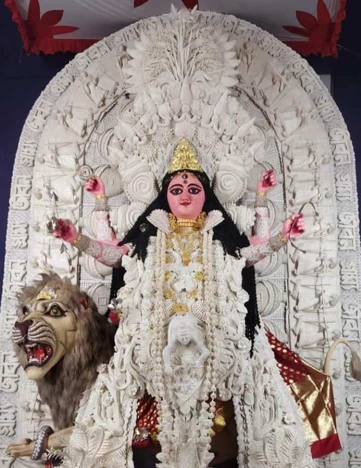 নিয়ম নিষ্ঠা মেনে এক দিনেই ষষ্ঠী থেকে নবমী পর্যন্ত পুজো হয়। 