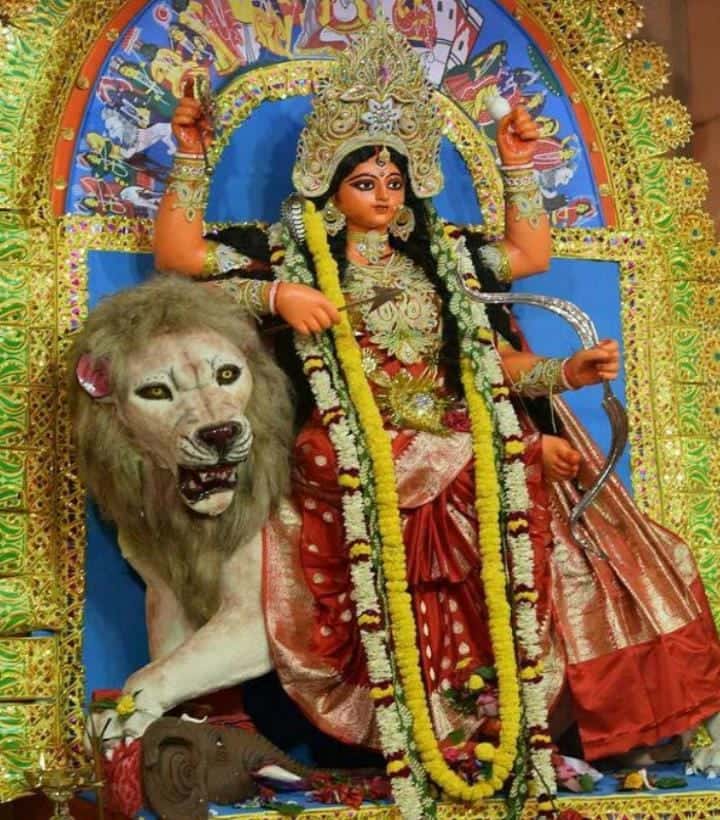  পুজোর সূচনা করেন সর্বেশ্বর বন্দোপাধ্যায়।