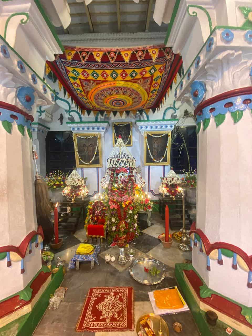 পুজোর শেষে ঘটে ভাসান, পঞ্চব্যঞ্জনে ভোগ আর তারপর এই কদিন নিরামিষ খাওয়ার পর এ বার খাওয়া হয় আমিষ পদ। 