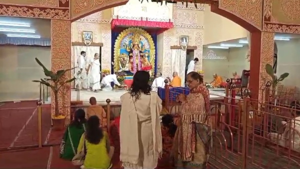 কেদারনাথ কর্মকারের হাত ধরে প্রথম স্থাপিত হয় এই মন্দির।