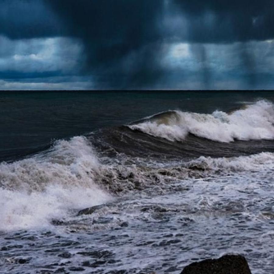 Depression intensifies in Bay of Bengal to form Cyclone Montha dgtl