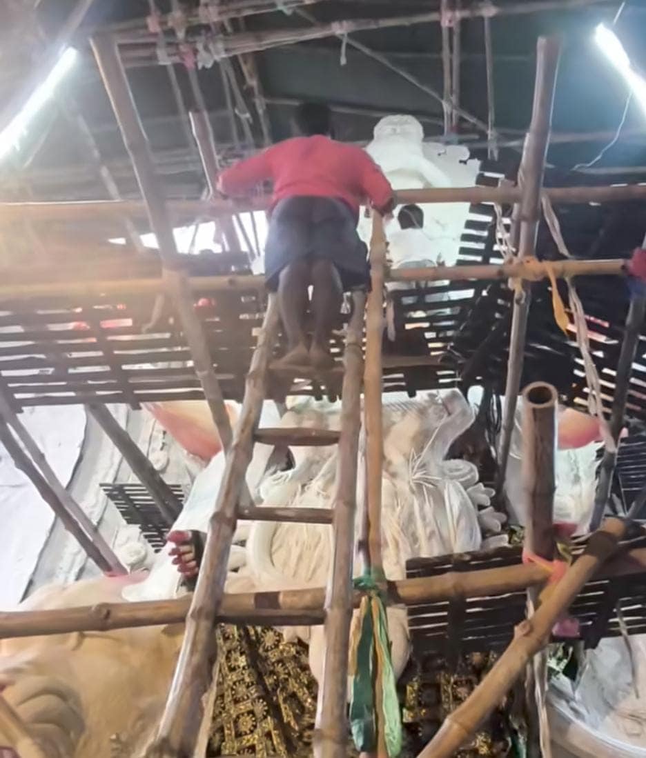 প্রতি বছরের মতো এ বারও কৌতূহলের কেন্দ্রে থাকা পুজোগুলির অন্যতম এটি। 