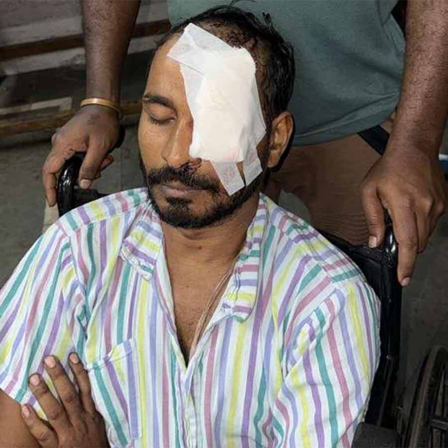 WBSEDCL worker attacked by drunken men in Liluah Howrah, few arrested dgtld