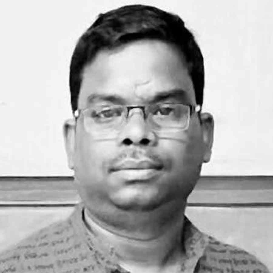 বিপ্লব সর্দার।