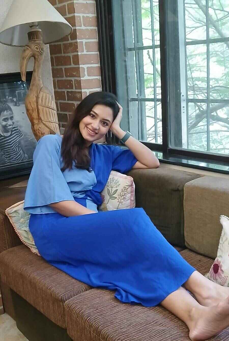 রবিবাসরীয় সকালে ঘরোয়া মেজাজে তাসনিয়া ফারিণ।